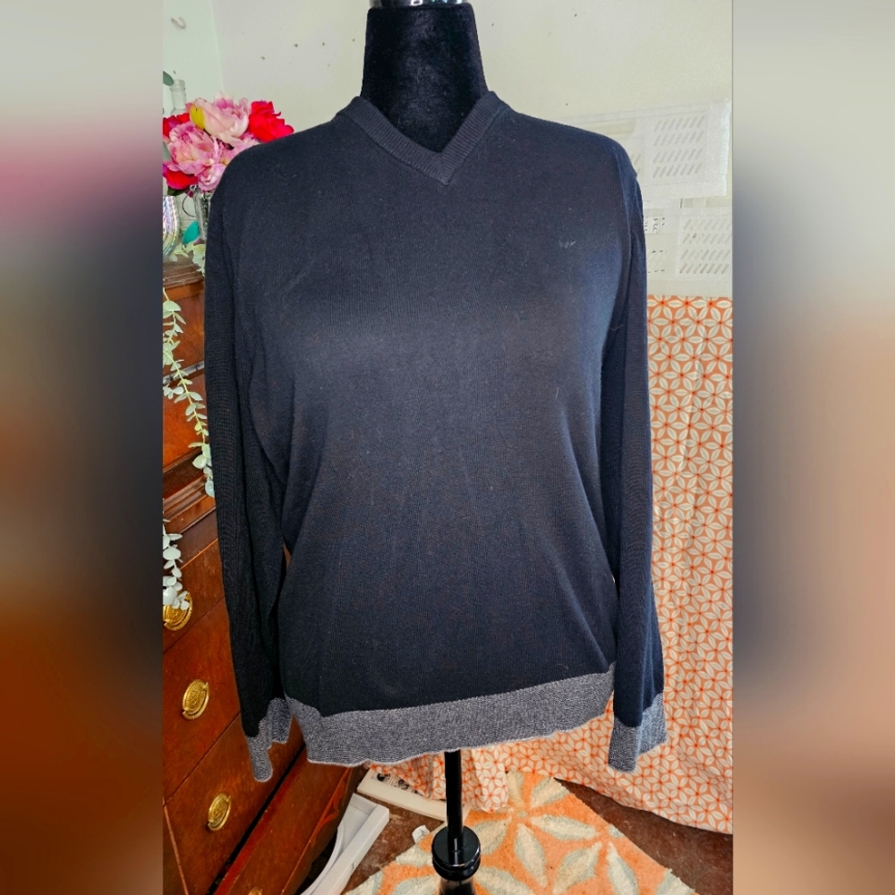 Michael Michael Kors black and gray vneck sweater XL